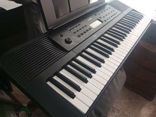 Teclado Piano Yamaha Psr-e273 Con Fuente De Poder