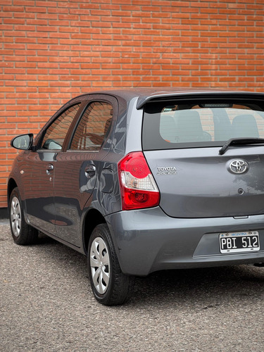 Toyota Etios 1.5 Xs 5 p