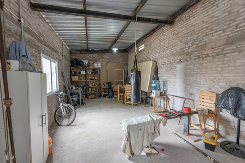 Imagen 19 de 24 de Casa A La Venta 2 Dormitorios En San Lorenzo