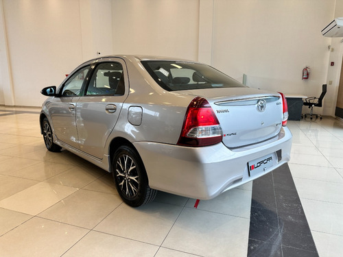 Toyota Etios 1.5 Sedan Xls