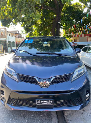 Toyota Sienna Se 2018