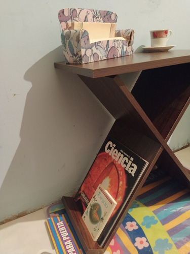 Imagen 2 de 2 de Mesa Revistero De Madera Nueva $30