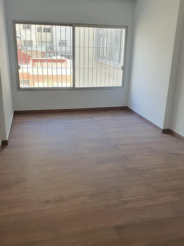 Imagen 11 de 30 de Rambla Republica Del Perú Esq Buxareo, 193 M2 , Gge X2 , Reciclado !!