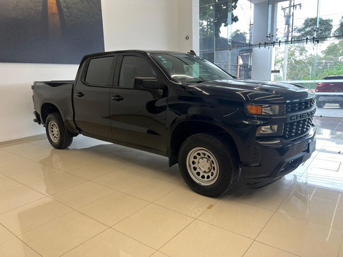Chevrolet Silverado WT DOBLE CABINA 4X4