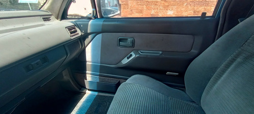 Isuzu Pick Up 2.5 Space Cab Deluxe
