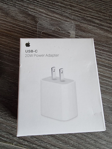 Clavija Tipo C 20 Watts Para Dispositivos Apple (Usado)