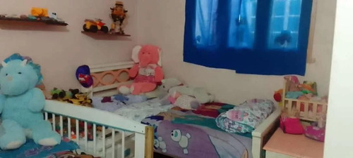 Casas En Venta - 6 Dormitorios 3 Baños - 300mts2 - Ezpeleta