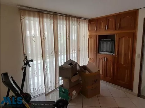 Casa Amplia En Sector Tranquilo(mls#242432)