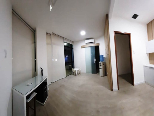 Imagem 13 de 20 de Sala Comercial Para Alugar No Centro Medico Salvador Com 40m2 No Rio Vermelho - Iur465 - 69486043