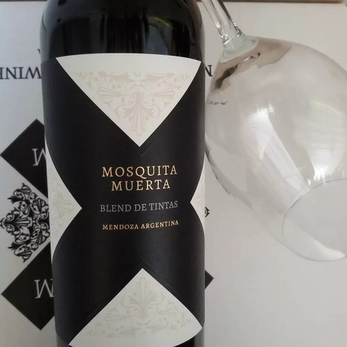 Imagen 2 de 10 de Vino Mosquita Muerta Blend De Tintas Caja X 3 X 750ml.