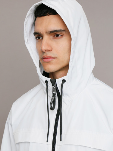 Chaqueta Ligera Con Gorro Blanco Calvin Klein