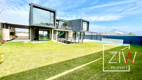 Nueva En Condominio La Dehesa 6d 8b 4est - Ziw Property