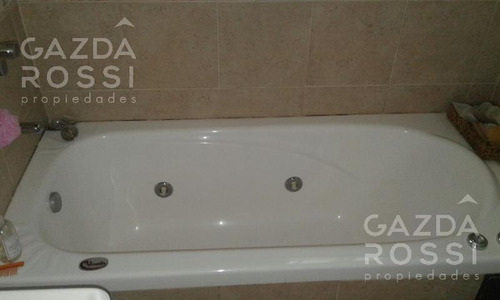 Propiedad A La Venta Apta Crédito Hipotecario En Barrio Malibú.