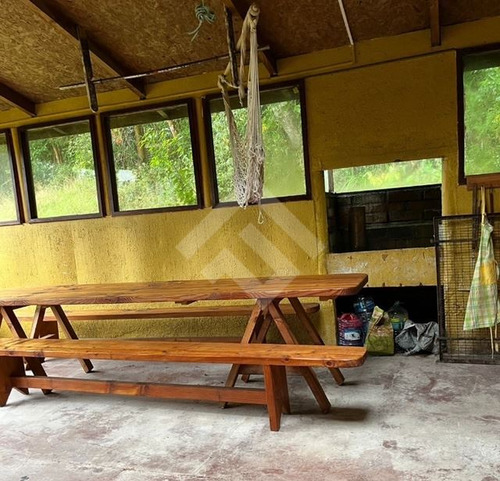 Casa En Arriendo De 4d Con Piscina Y Quincho En Calbuco