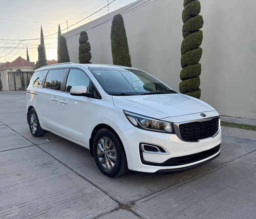 Kia Sedona 2.0 Lx At