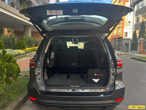 Imagen 6 de 25 de Toyota Fortuner Srv 4x4 2.7 Gasolina Entrega Inmediata Estre