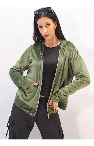 Campera Plush Con Capucha Bolsillos Liviana Invierno