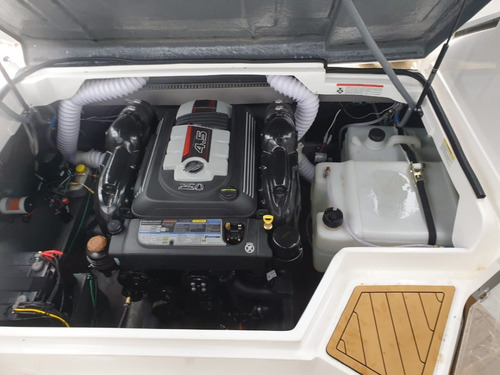 Imagem 7 de 12 de Lancha Focker 242 Gtc, Motor 4.5 250hp Dts Ano 2020