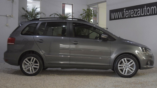 Volkswagen Suran Highline 1.6l Nafta 2015 Color Gris