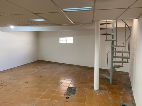 Imagem 13 de 14 de Belo Sobrado À Venda No Jardim Mangalot - 11584