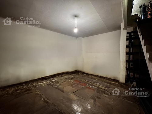 Casa En Altos De 3 Amb Con Quincho, Piscina Galpón/local Sótano.