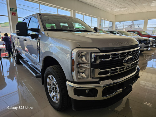 F-250 Xlt,diesel 6.7 L V8,ta