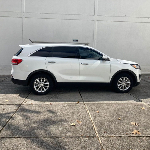 Imagen 2 de 7 de Kia Sorento Lx A/c 2016 Automática