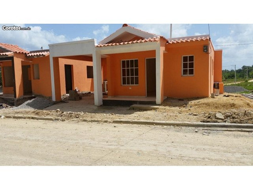 Imagen 1 de 10 de Casas De 100mts2 De Construcción Y 20mts2 De Solar.