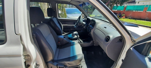 Nissan Np300 2.5 Cabina Doble 133cv 4x2 2011