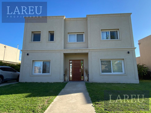 Casa En Venta -  Ayres Plaza, Pilar