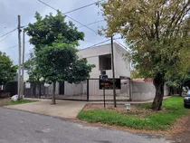 Comprar Cantisano Propiedades Vende Casa De 3 Dormitorios, A Estrenar, Excelente Calidad En City Bell