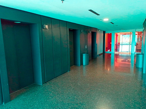 Imagen 2 de 14 de Venta De 544m2 De Oficina En La Torre De Parque Cristal