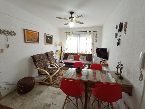 Apartamento En Peninsula, 1 Dormitorios *- Ref: 3752