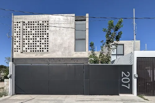 Casa De Estilo Único En Cholul Y Sin Entrar Al Pueblo