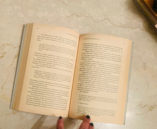 Libros Clásicos Hiperión. La Muerte De Empédocles. Holderlin (Usado)