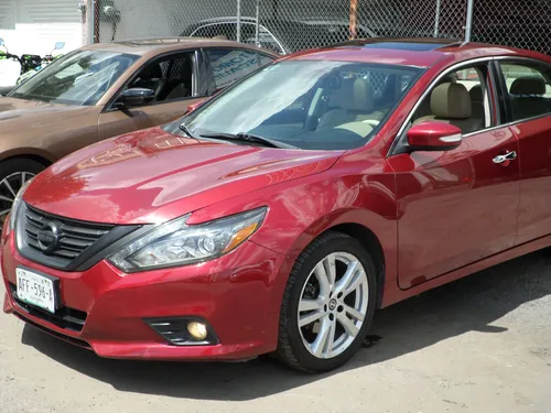 Nissan Altima 2.5 Advance Navi Cvt