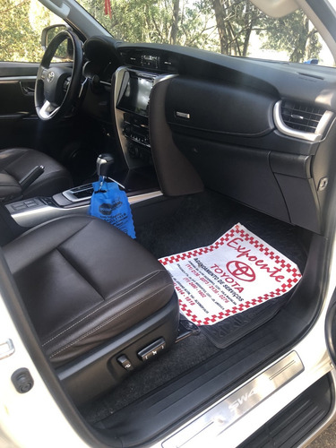 Toyota SW4 2.8 Tdi Srx 7l 4x4 Aut. 5p