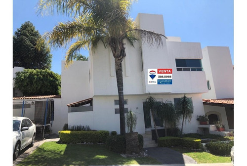 Imagen 1 de 18 de Casa En Venta En Colinas Del Bosque
