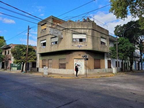 Oportunidad!esquina De 440m2 Apta Varios Destinos. Ideal Habitaciones Para Alquilar