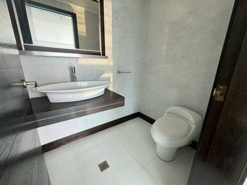 Solo Clientes Se Alquila Apartamento 243m2 Edif. The Loft Urb. Las Chimeneas