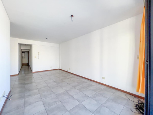 Imagen 7 de 26 de Departamento 2 Dormitorios.balcón Al Frente. Cocina Separada A Pasos De Av. Pellegrini