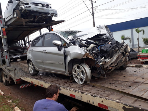 Sucata Ford Fiesta 1.6 Se 2014 Para Venda De Peças