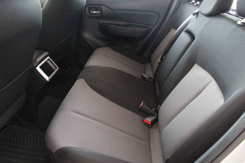 Imagen 11 de 15 de Mitsubishi L200 2021 4p Glx Doble Cabina 4x2 Gasolina