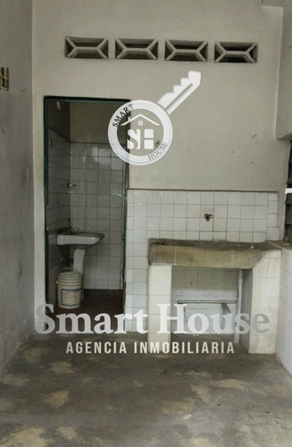 Smart House Vende Casa Con Fondo De Comercio En Av. Aragua, Excelente Oportunidad Para Ti Y Los Tuyos-mcev05m