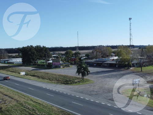 Oportunidad De Inversión En San Pedro Sobre Ruta 9 I Parador La Granja Con Salón Para 850 Comensales I Con Bajada Oficial Sobre Rn9 I Una Casa Con Pileta