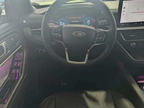 Ford Explorer Platinum 2025