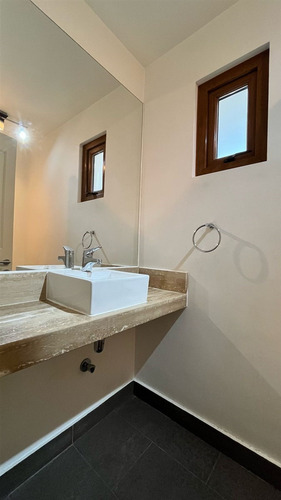 Casa En Venta 4d, Chicureo, Colegio Pedregal Y San Anselmo.