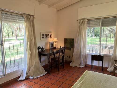 Encantadora Casa Quinta A La Venta En El Prestigioso Barrio La Araucaria| Lobos