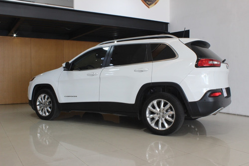 Imagen 4 de 10 de Jeep Cherokee Limited Plus 4x2