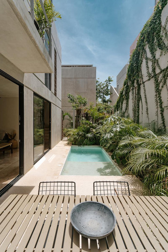 Casa En Venta De 3 Recàmaras Con Lock Off En Tulum (1087)